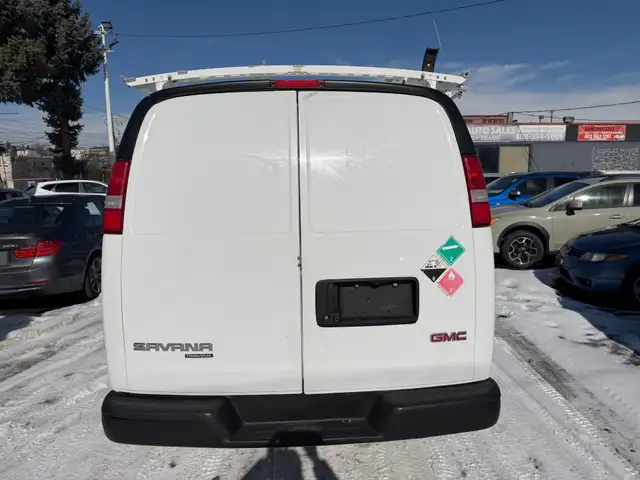 2016 GMC Savana Cargo Van G-2500 / 4.8L / 8 Cyl / Low KM. - Photo 5