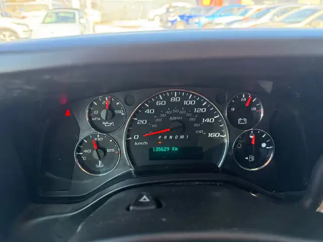 2016 GMC Savana Cargo Van G-2500 / 4.8L / 8 Cyl / Low KM. - Photo 11