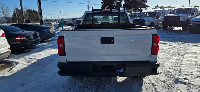 2018 Chevrolet Silverado 1500 Work Truck- 4x4 - 4 Doors -V8 5.3L - Photo 6