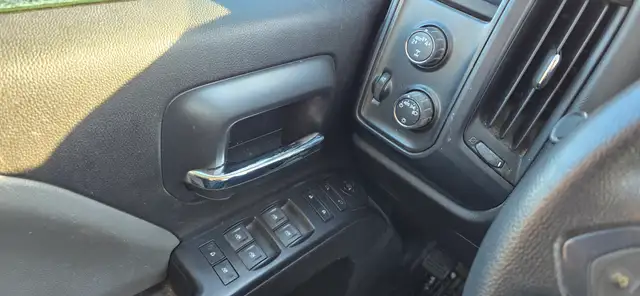 2018 Chevrolet Silverado 1500 Work Truck- 4x4 - 4 Doors -V8 5.3L - Photo 15