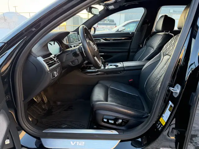 2018 BMW 7 Series| LOWEST KMS IN CANADA | CLEAN CARFAX | - Photo 9