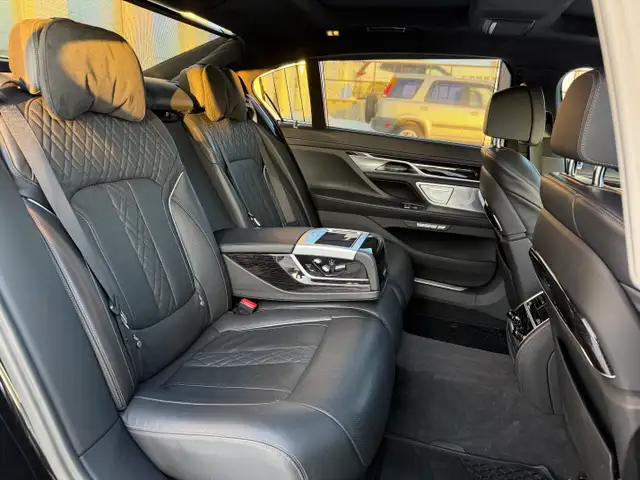 2018 BMW 7 Series| LOWEST KMS IN CANADA | CLEAN CARFAX | - Photo 15