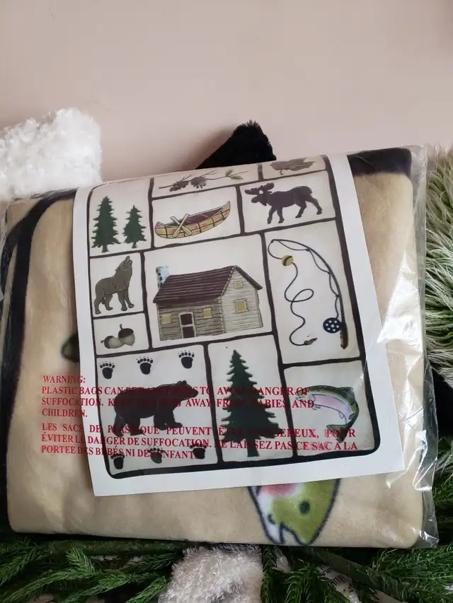 JETÉE EN MOLLETON NEUVE SUR LA NATURE