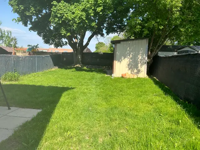 Recently Renovated Duplex Unit for Rent - Photo 3