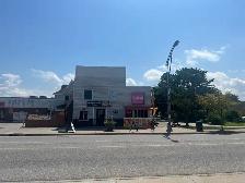 Residential/Comercial building for sale.