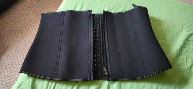 BRAND NEW Plus Size Latex Training Corset Size 5XL black color