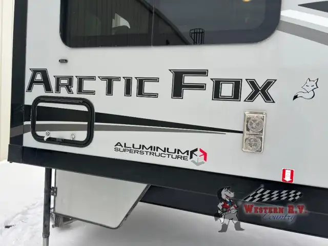 2023 Northwood Arctic Fox Camper 811 Wet Bath - Photo 4