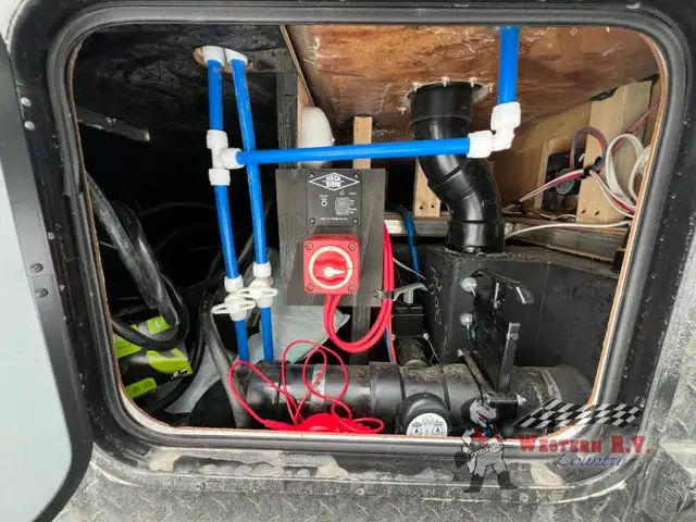 2023 Northwood Arctic Fox Camper 811 Wet Bath - Photo 6