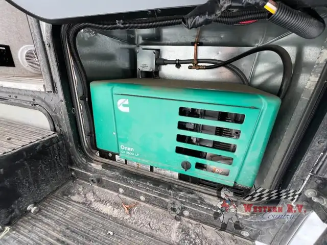 2023 Northwood Arctic Fox Camper 811 Wet Bath - Photo 7