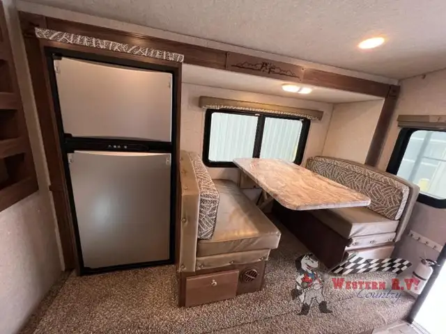 2023 Northwood Arctic Fox Camper 811 Wet Bath - Photo 12