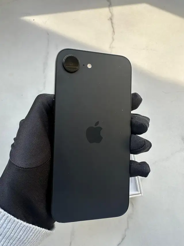 iPhone 16e 128gb   Full Accessories Kit   Fast Delivery! - Photo 4