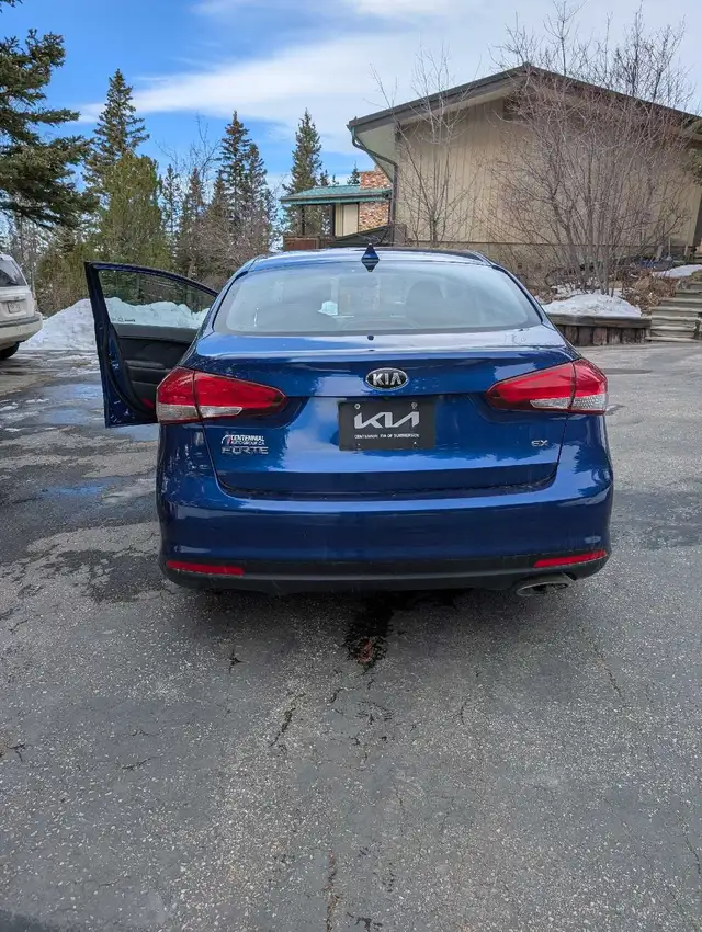 2018 kia Forte EX 2.4 liter gas engine automatic - Photo 3