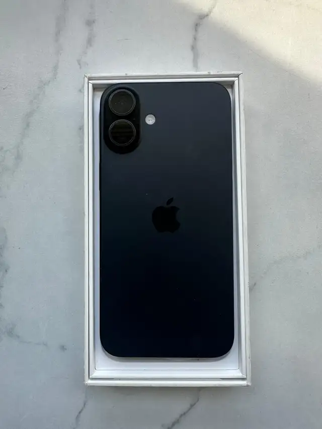 iPhone 16 128gb   Full Accessories Pkg   Fast Delivery!