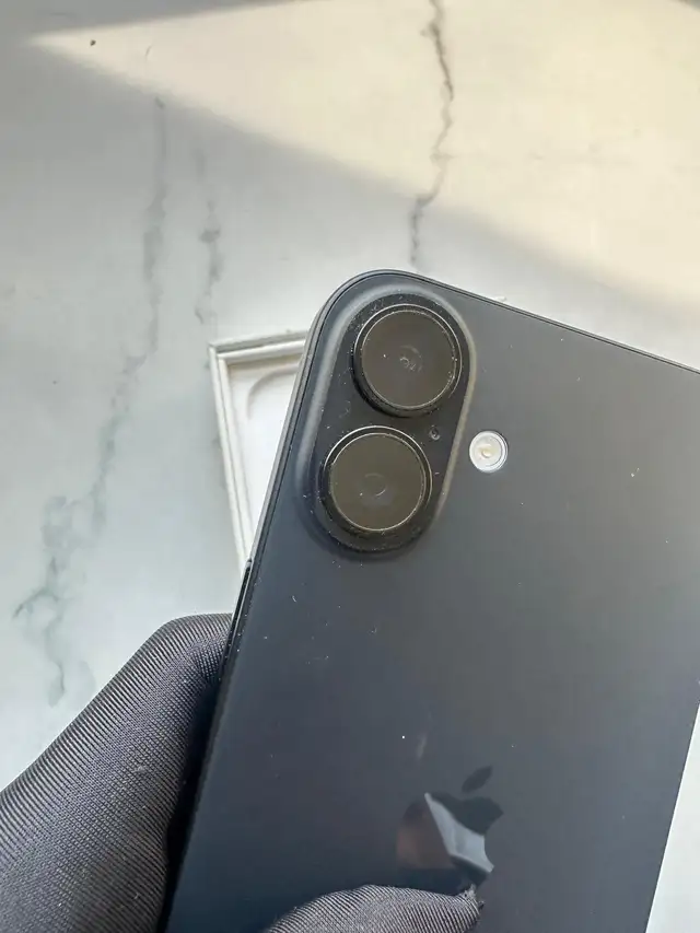 iPhone 16 128gb   Full Accessories Pkg   Fast Delivery! - Photo 2