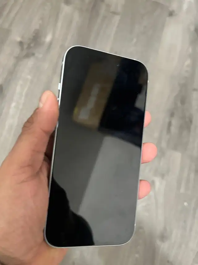 iPhone 15 128GB – Premium Bundle – AirPods & Charger – Delivery - Photo 3