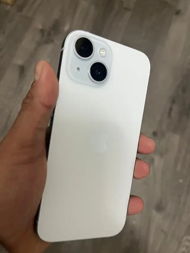 iPhone 15 128GB – Premium Bundle – AirPods & Charger – Delivery - Photo 6