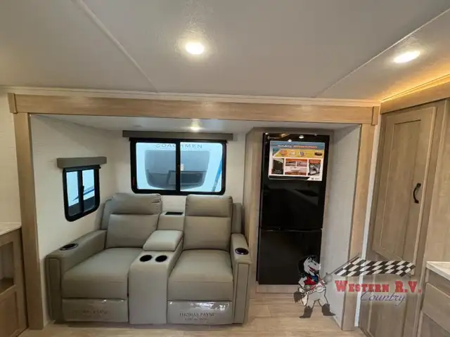 2025 Palomino SolAire 2300FKBS - Photo 9