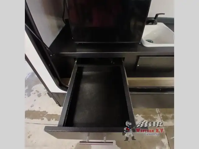 2024 Palomino SolAire 258RBSS - Photo 13