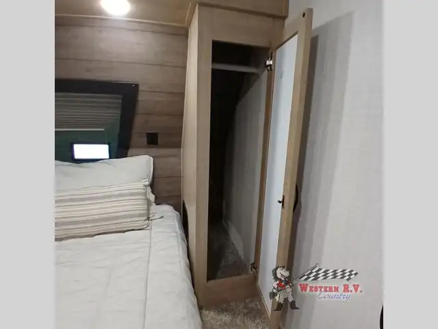 2024 Palomino SolAire 258RBSS - Photo 16