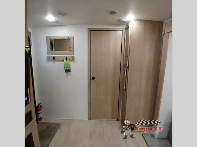 2024 Palomino SolAire 258RBSS - Photo 36