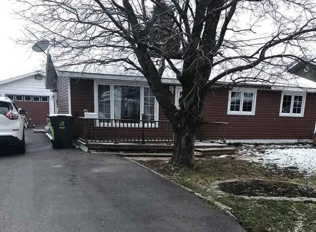 3 bedroom bungalow house for rent in desirable east end