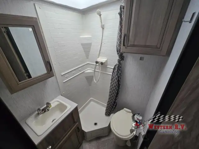 2021 Palomino SolAire 185X - Photo 22