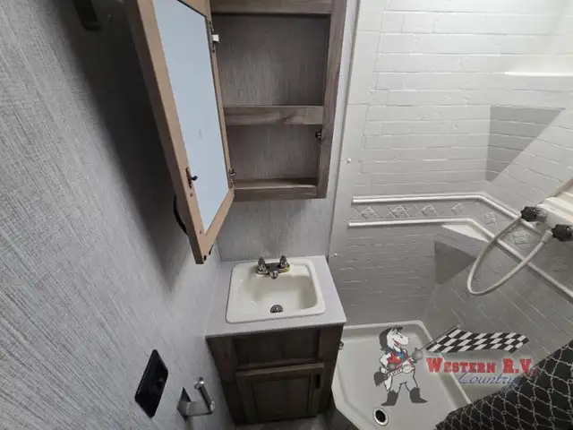 2021 Palomino SolAire 185X - Photo 24