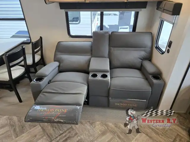 2024 Palomino Puma Destination 38RLQ - Photo 12