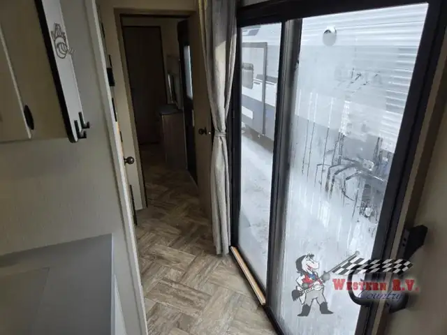 2024 Palomino Puma Destination 38RLQ - Photo 19