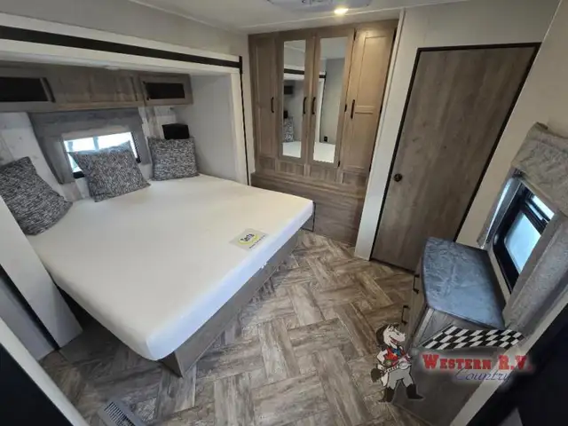 2024 Palomino Puma Destination 38RLQ - Photo 24