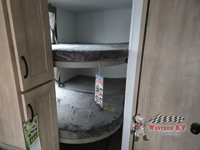 2025 Palomino SolAire 2085BHS - Photo 10