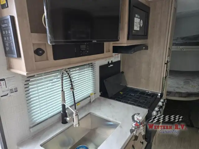 2025 Palomino SolAire 2085BHS - Photo 27