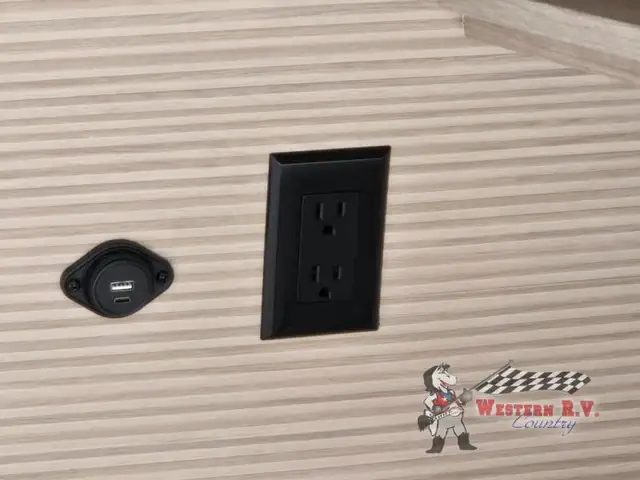 2025 Palomino SolAire 2085BHS - Photo 30