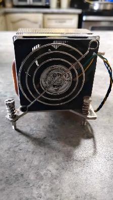 CPU Heatsink/Fan (Foxconn 381866-001)