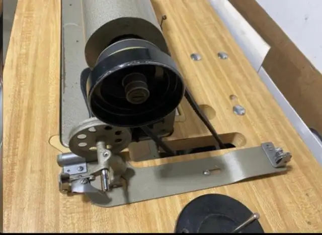 PFAFF Industrial Sewing Machine - Photo 3