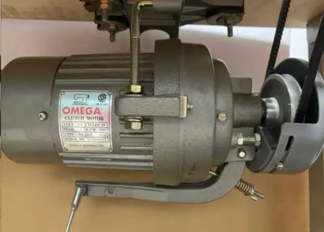 PFAFF Industrial Sewing Machine - Photo 5