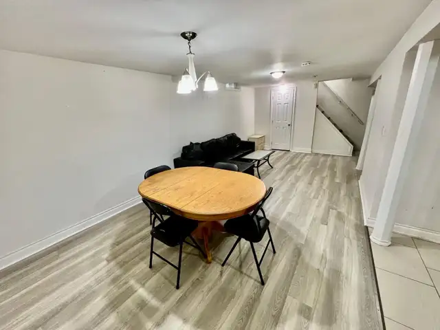 Basement for Rent - 10 Parsell Sq, Toronto - Photo 2