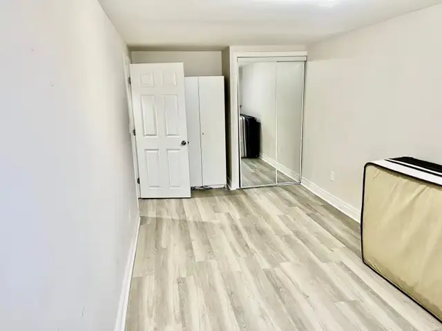 Basement for Rent - 10 Parsell Sq, Toronto - Photo 4