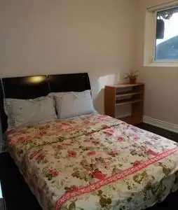 Quiet 130sqft Room on 1st Floor, Near Scarborough Town Center - Photo 2