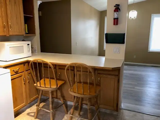 Bright, 3 Bedroom Main Floor Suite for Rent in Millrise SW - Photo 4