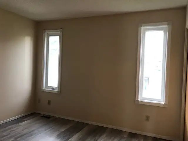 Bright, 3 Bedroom Main Floor Suite for Rent in Millrise SW - Photo 6