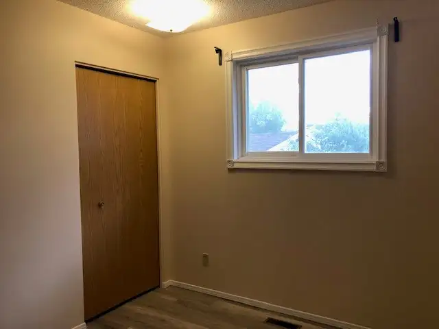 Bright, 3 Bedroom Main Floor Suite for Rent in Millrise SW - Photo 7