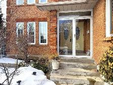 Detached Home for Sale - Prime Oakville Location! - Photo 3