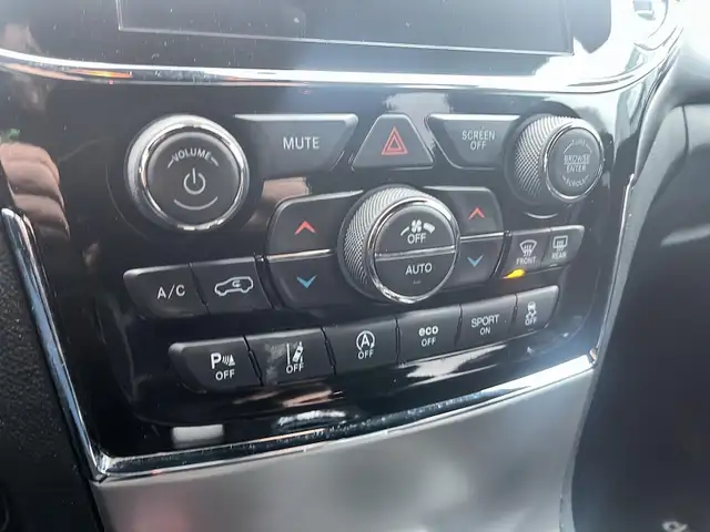 2021 Jeep Grand Cherokee Laredo Altitude | Sunroof | Premium... - Photo 15