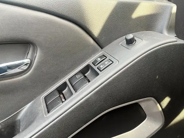 2022 Nissan Frontier SV SV | Crew Cab 4x4 | 3.8L V6 - Photo 15