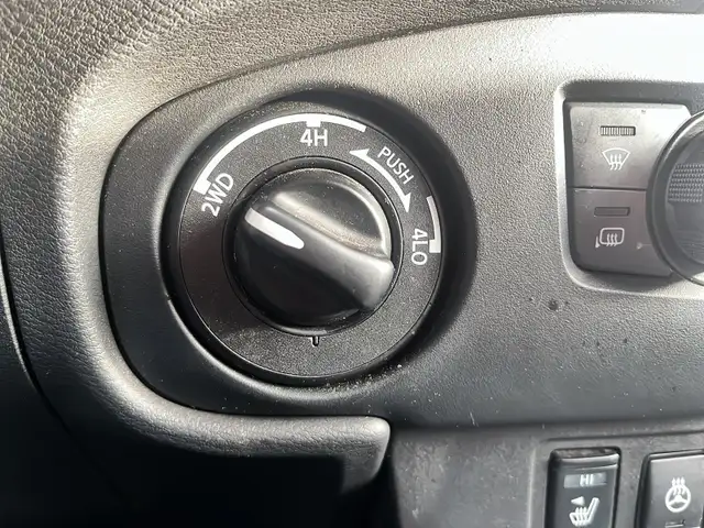 2022 Nissan Frontier SV SV | Crew Cab 4x4 | 3.8L V6 - Photo 17