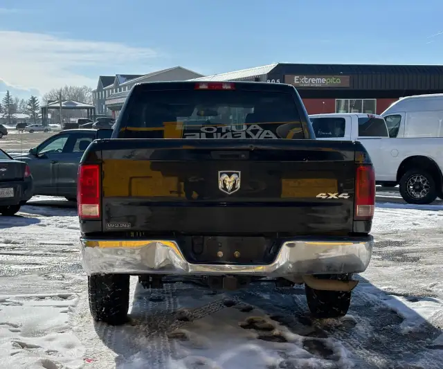 2017 Ram 1500 ST - 140.5, 5.7L Hemi! LOW MILEAGE! - Photo 4