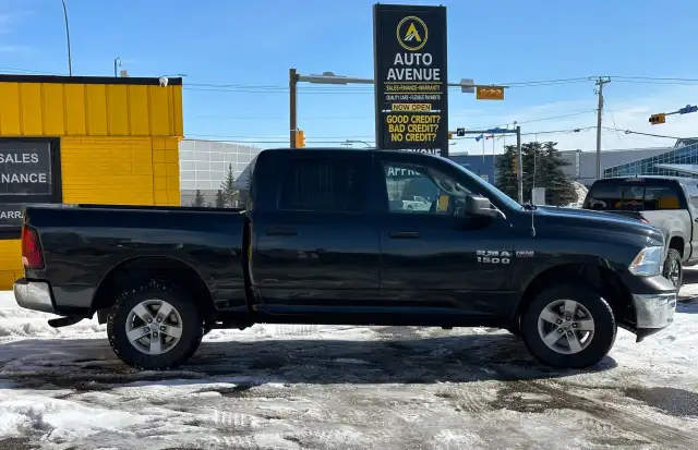 2017 Ram 1500 ST - 140.5, 5.7L Hemi! LOW MILEAGE! - Photo 6