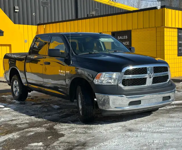 2017 Ram 1500 ST - 140.5, 5.7L Hemi! LOW MILEAGE! - Photo 7