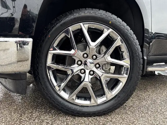 2025 Chevrolet Silverado 1500 LT - Photo 2